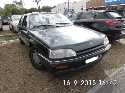 le 16 septembre 2015 renault 25 v6 injection vert metalise (2).JPG